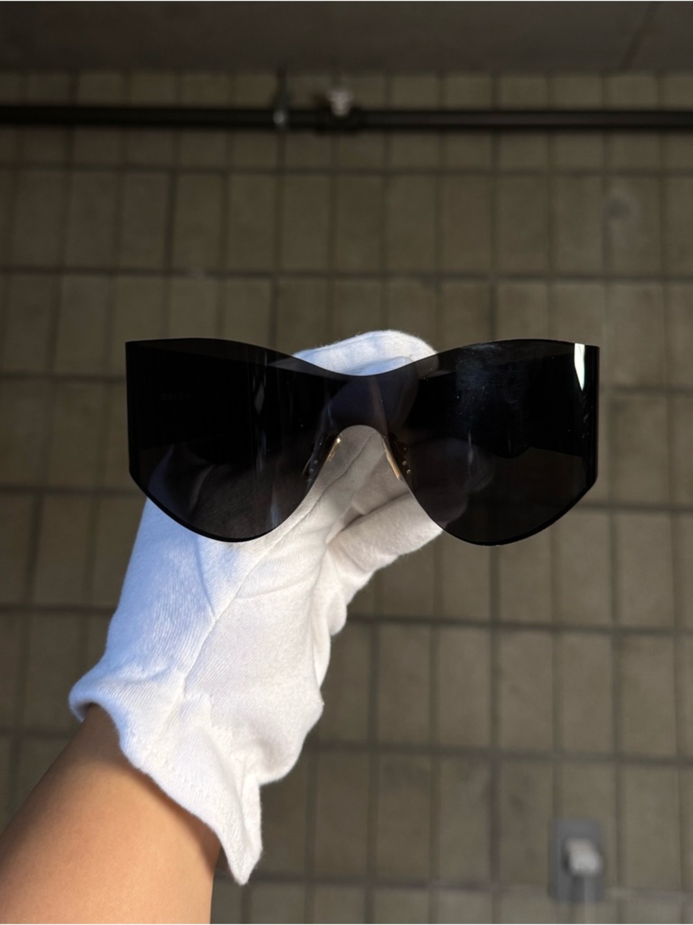 Balenciaga 99mm Cat Eye Sunglasses With Case - Picture 3 of 14